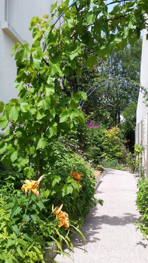 Chambre Avec Jardin Pierre Curie Bry-sur-Marne Bagian luar foto