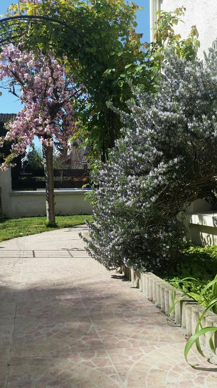 Chambre Avec Jardin Pierre Curie Bry-sur-Marne Bagian luar foto